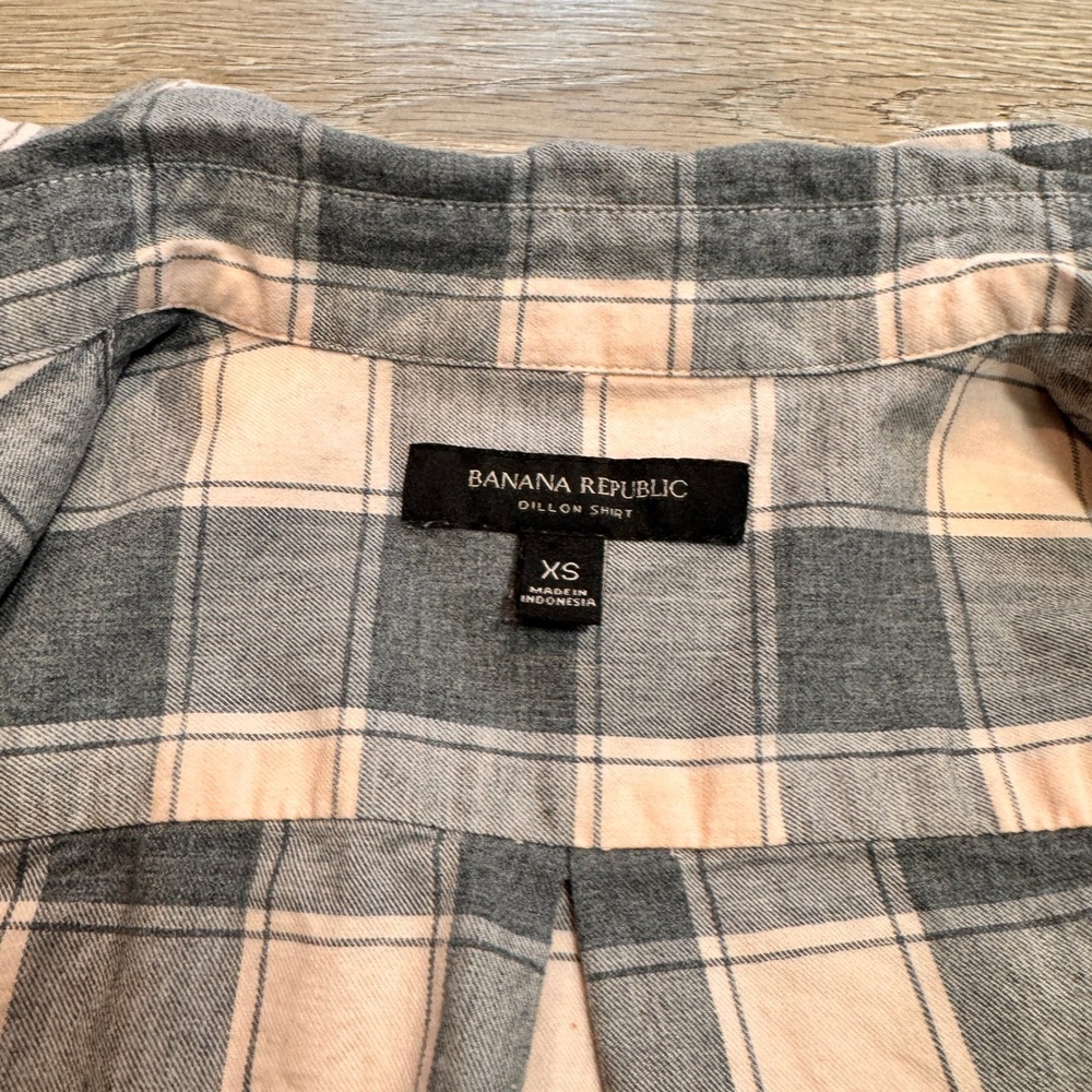 Banana Republic Dillon Shirt XS Xsmall Pink Blush Gray Plaid Flannel Button Down - Picture 4 of 8